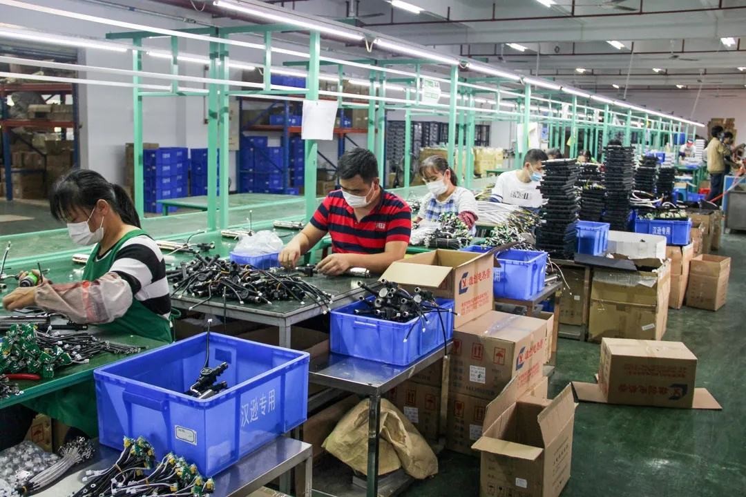智造科技，构建未来丨带您细看谈球吧电器复工复产情况